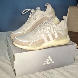 R1 V3 Adidas Beige Sneakers